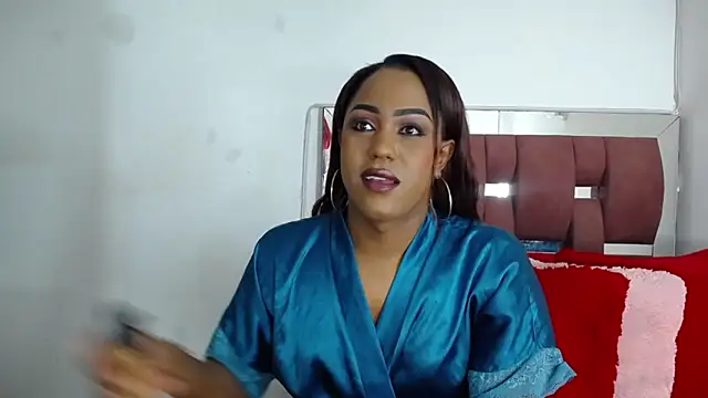 LoraineBigCockTs online show from 09/16/25, 12:17