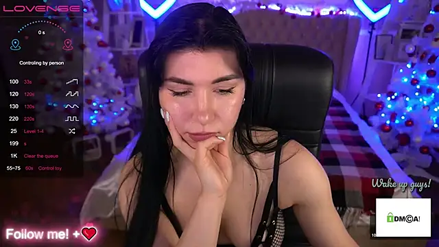 Snapshot of EmilyCandyy chatting on 12/24/24, 10:01 EmilyCandyy online show from 12/24/24, 10:01