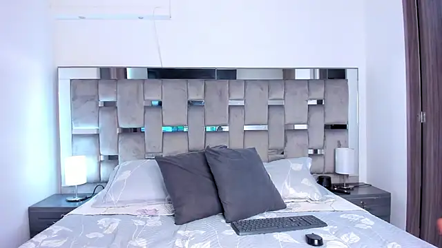 Cammiila online show from 02/15/25, 04:45