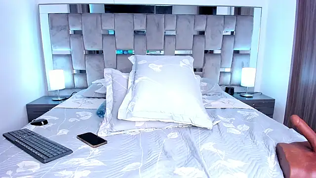 Cammiila online show from 02/15/25, 07:50