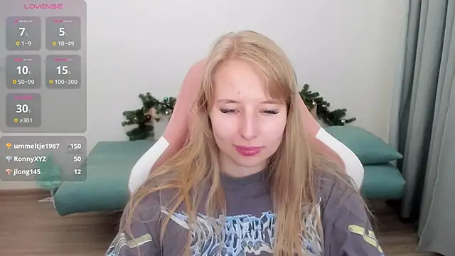 Snapshot of Jessy_Ginger chatting on 12/17/24, 01:27 Jessy Ginger online show from 12/17/24, 01:27