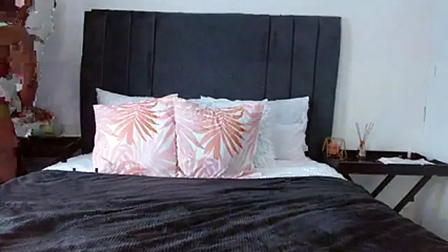 SoftRosee online show from 04/09/26, 12:10