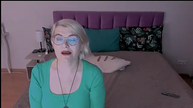 Snapshot of sabrinamacmarren chatting on 02/09/25, 04:50 sabrinamacmarren online show from 02/09/25, 04:50