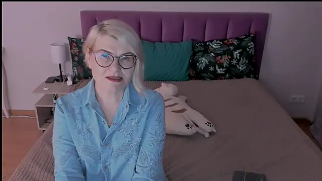 Snapshot of sabrinamacmarren chatting on 02/11/25, 05:37 sabrinamacmarren online show from 02/11/25, 05:37