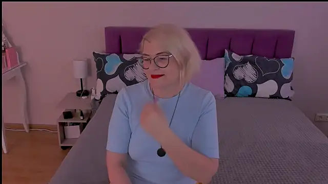 Snapshot of sabrinamacmarren chatting on 02/23/25, 07:11 sabrinamacmarren online show from 02/23/25, 07:11