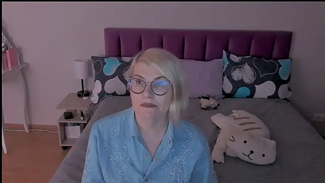 Snapshot of sabrinamacmarren chatting on 02/23/25, 03:51 sabrinamacmarren online show from 02/23/25, 03:51