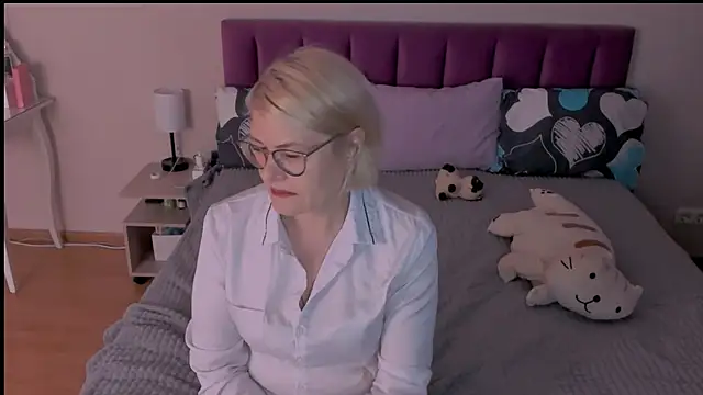 Snapshot of sabrinamacmarren chatting on 02/26/25, 07:27 sabrinamacmarren online show from 02/26/25, 07:27