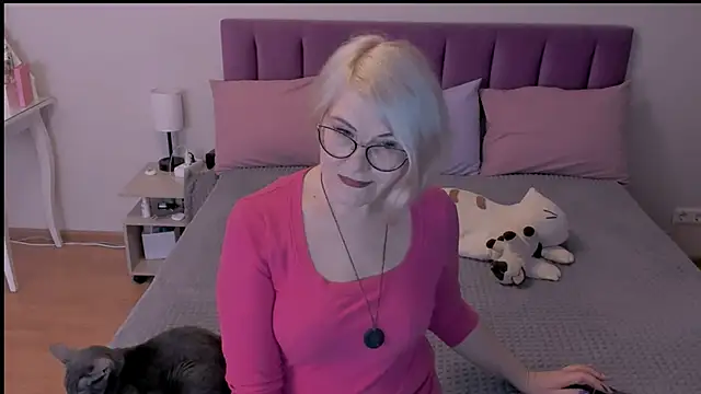 Snapshot of sabrinamacmarren chatting on 03/09/25, 04:11 sabrinamacmarren online show from 03/09/25, 04:11