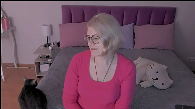 Snapshot of sabrinamacmarren chatting on 03/09/25, 07:15 sabrinamacmarren online show from 03/09/25, 07:15