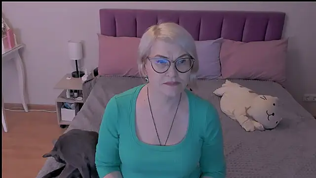 Snapshot of sabrinamacmarren chatting on 03/10/25, 05:50 sabrinamacmarren online show from 03/10/25, 05:50