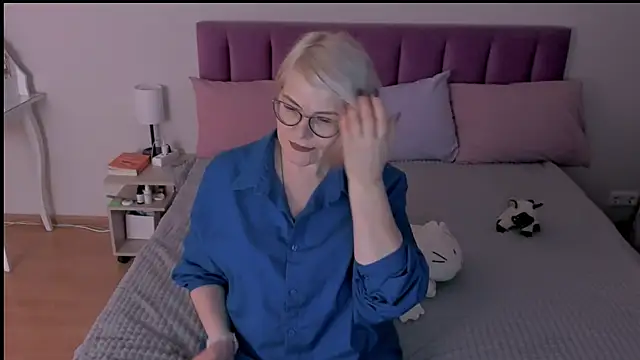 Snapshot of sabrinamacmarren chatting on 03/11/25, 04:18 sabrinamacmarren online show from 03/11/25, 04:18