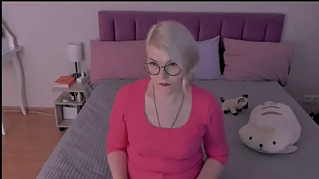 Snapshot of sabrinamacmarren chatting on 03/12/25, 02:34 sabrinamacmarren online show from 03/12/25, 02:34