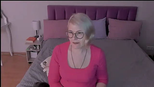 Snapshot of sabrinamacmarren chatting on 03/12/25, 06:55 sabrinamacmarren online show from 03/12/25, 06:55