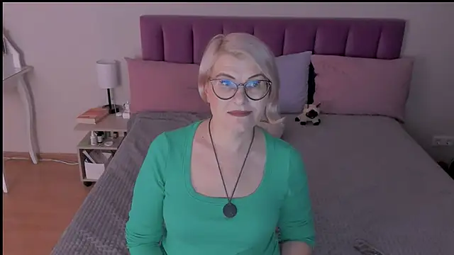 Snapshot of sabrinamacmarren chatting on 03/20/25, 05:25 sabrinamacmarren online show from 03/20/25, 05:25