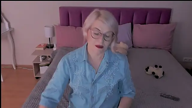 Snapshot of sabrinamacmarren chatting on 03/21/25, 04:51 sabrinamacmarren online show from 03/21/25, 04:51