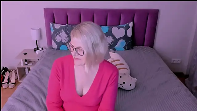 Snapshot of sabrinamacmarren chatting on 09/09/25, 08:19 sabrinamacmarren online show from 09/09/25, 08:19