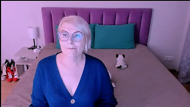 Snapshot of sabrinamacmarren chatting on 09/20/25, 05:47 sabrinamacmarren online show from 09/20/25, 05:47