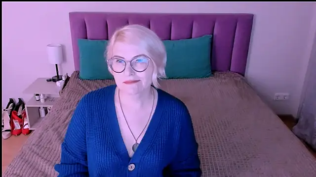 Snapshot of sabrinamacmarren chatting on 09/23/25, 05:27 sabrinamacmarren online show from 09/23/25, 05:27