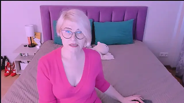 Snapshot of sabrinamacmarren chatting on 09/26/25, 03:16 sabrinamacmarren online show from 09/26/25, 03:16