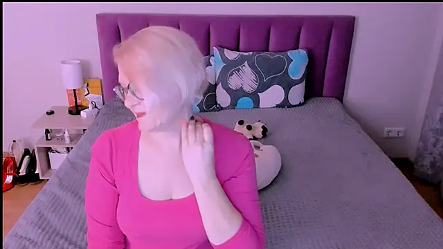 Snapshot of sabrinamacmarren chatting on 10/02/25, 04:58 sabrinamacmarren online show from 10/02/25, 04:58