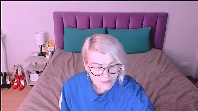 Snapshot of sabrinamacmarren chatting on 10/24/25, 08:38 sabrinamacmarren online show from 10/24/25, 08:38