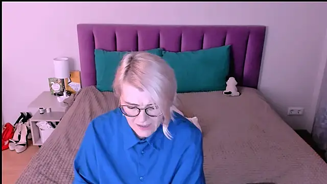 Snapshot of sabrinamacmarren chatting on 11/06/25, 03:13 sabrinamacmarren online show from 11/06/25, 03:13