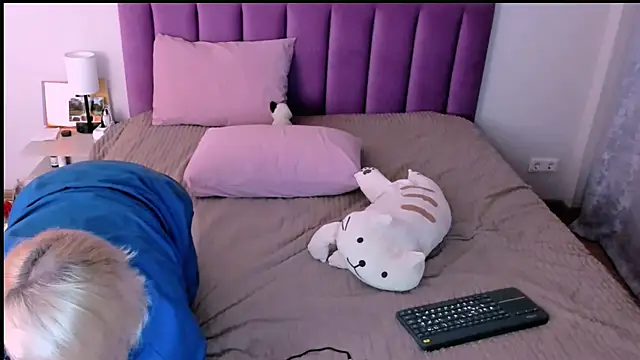 Snapshot of sabrinamacmarren chatting on 11/24/25, 09:58 sabrinamacmarren online show from 11/24/25, 09:58