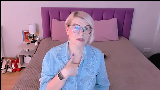 Snapshot of sabrinamacmarren chatting on 11/27/25, 09:44 sabrinamacmarren online show from 11/27/25, 09:44