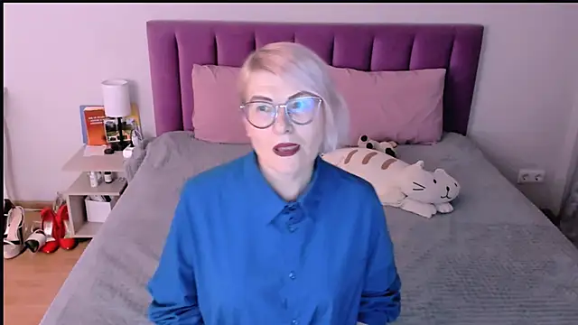 Snapshot of sabrinamacmarren chatting on 11/29/25, 02:09 sabrinamacmarren online show from 11/29/25, 02:09