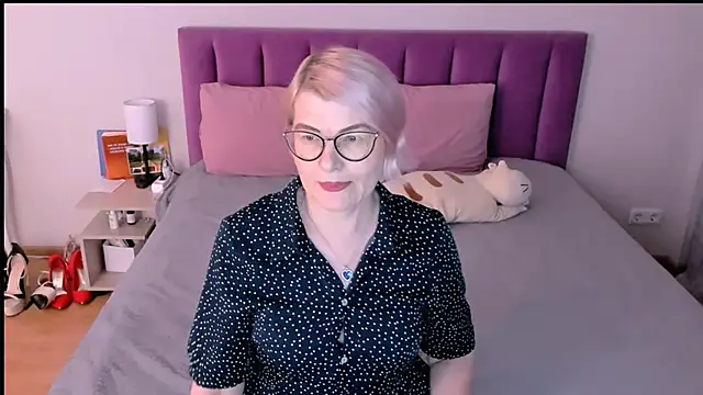 Snapshot of sabrinamacmarren chatting on 11/30/25, 01:04 sabrinamacmarren online show from 11/30/25, 01:04