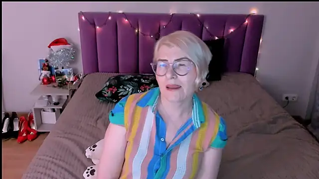 sabrinamacmarren online show from 01/05/26, 05:27