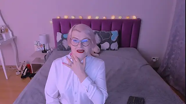 sabrinamacmarren online show from 02/14/26, 05:32