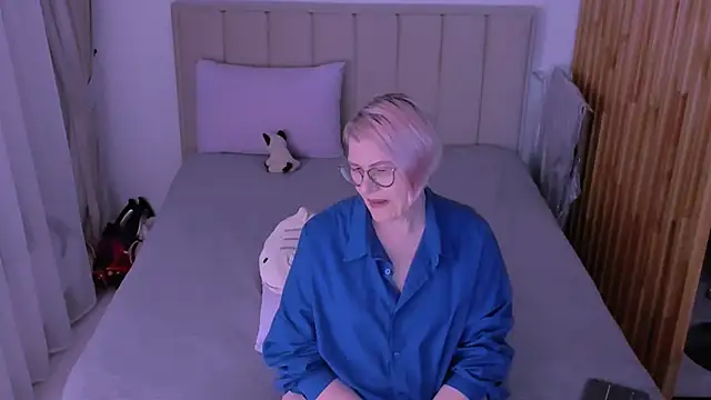 sabrinamacmarren online show from 03/21/26, 08:45