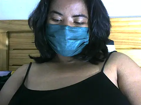 Snapshot of Artinah22 chatting on 09/14/25, 05:34 Artinah22 online show from 09/14/25, 05:34