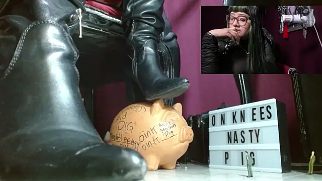 Snapshot of MeGoddesSara chatting on 05/16/26, 08:18 MeGoddesSara online show from 05/16/26, 08:18