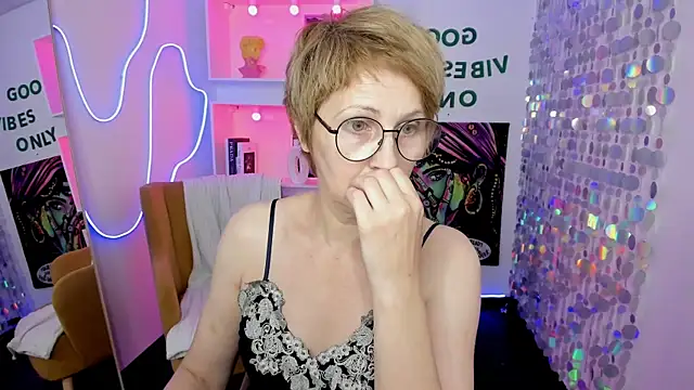 Snapshot of Paris_Cherry chatting on 07/29/26, 05:55 Paris Cherry online show from 07/29/26, 05:55