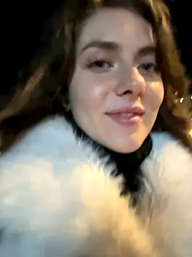 Snapshot of MariiD chatting on 12/04/24, 03:43 MariiD online show from 12/04/24, 03:43