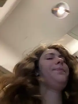 Snapshot of MariiD chatting on 12/11/24, 07:09 MariiD online show from 12/11/24, 07:09