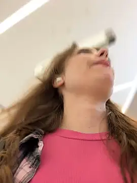 Snapshot of MariiD chatting on 12/12/24, 10:02 MariiD online show from 12/12/24, 10:02