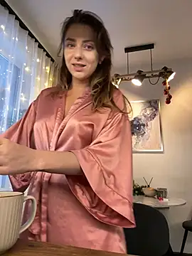 Snapshot of MariiD chatting on 12/15/24, 11:23 MariiD online show from 12/15/24, 11:23