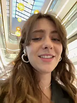 Snapshot of MariiD chatting on 12/29/24, 08:33 MariiD online show from 12/29/24, 08:33