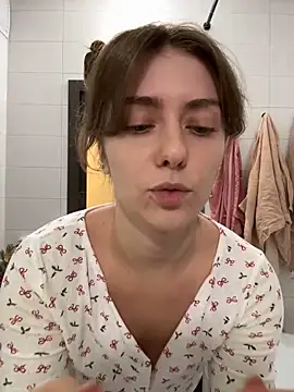 Snapshot of MariiD chatting on 01/03/25, 03:12 MariiD online show from 01/03/25, 03:12