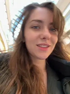 Snapshot of MariiD chatting on 03/09/25, 07:01 MariiD online show from 03/09/25, 07:01