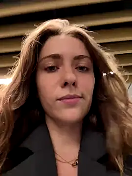 Snapshot of MariiD chatting on 10/14/25, 12:17 MariiD online show from 10/14/25, 12:17