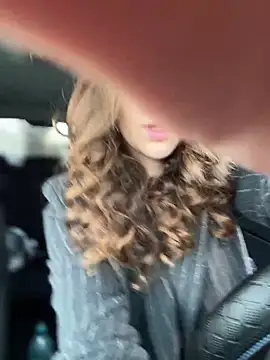 Snapshot of MariiD chatting on 10/19/25, 06:03 MariiD online show from 10/19/25, 06:03