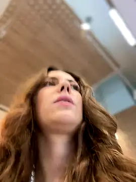 Snapshot of MariiD chatting on 10/29/25, 09:11 MariiD online show from 10/29/25, 09:11