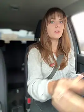 Snapshot of MariiD chatting on 10/31/25, 07:53 MariiD online show from 10/31/25, 07:53