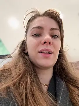 Snapshot of MariiD chatting on 11/12/25, 08:48 MariiD online show from 11/12/25, 08:48