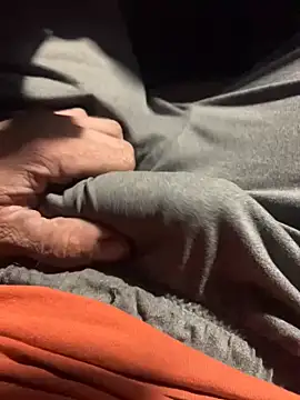 Snapshot of mikeylong chatting on 02/22/25, 09:12 mikeylong online show from 02/22/25, 09:12