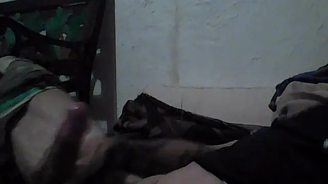 Snapshot of mikeylong chatting on 11/02/25, 08:39 mikeylong online show from 11/02/25, 08:39